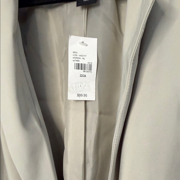 NWT Lane Bryant Blazer – Size 22/24 – Soft Beige Neutral – $99 Retail - Picture 3 of 7